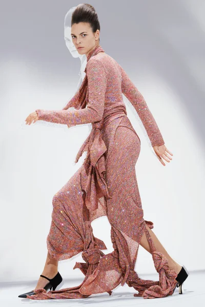 Look 18